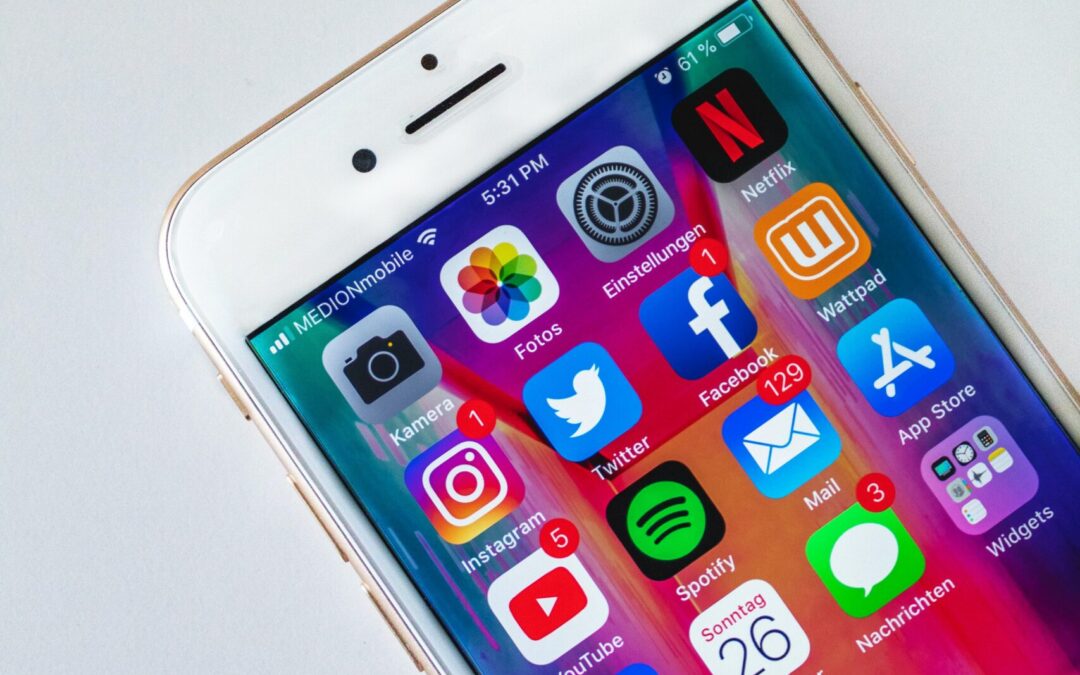 Does sharing my blog posts on Social Media help my SEO?